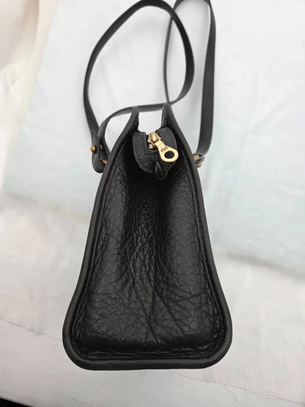 Dooney & Bourke about this